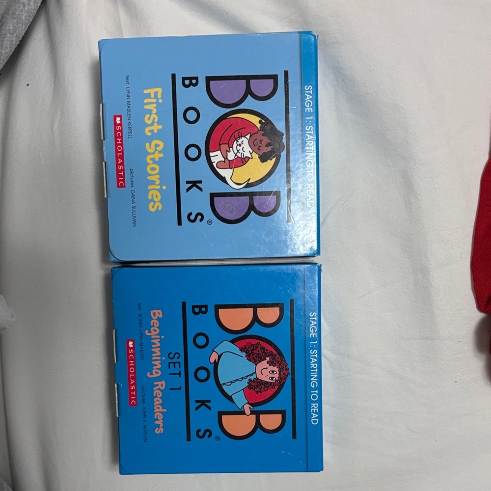 Scholastic Bob Books Set - Blue Covers with Colorful Illustrations